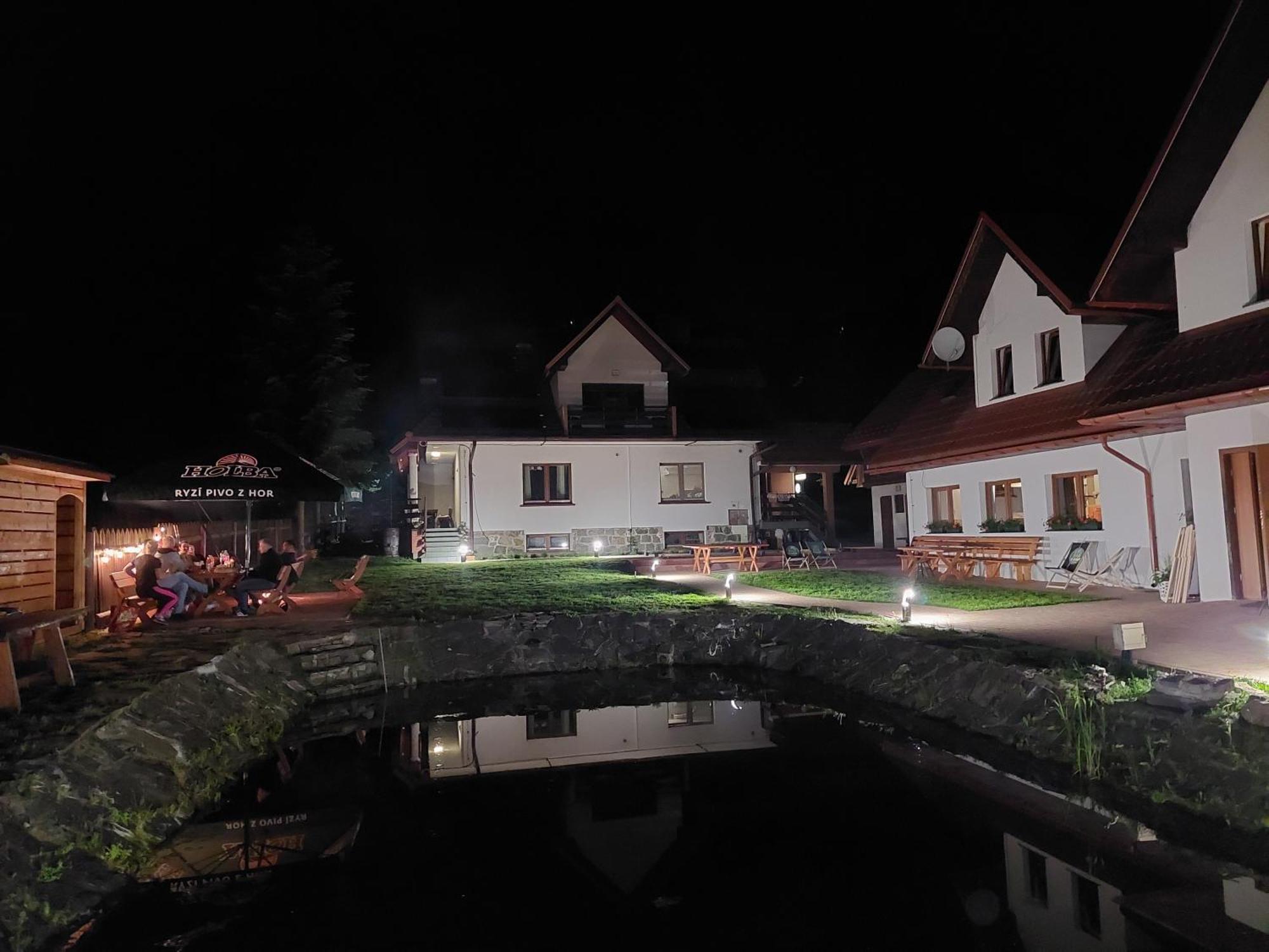 Hotel Base Camp Pieniny Niedzica Esterno foto